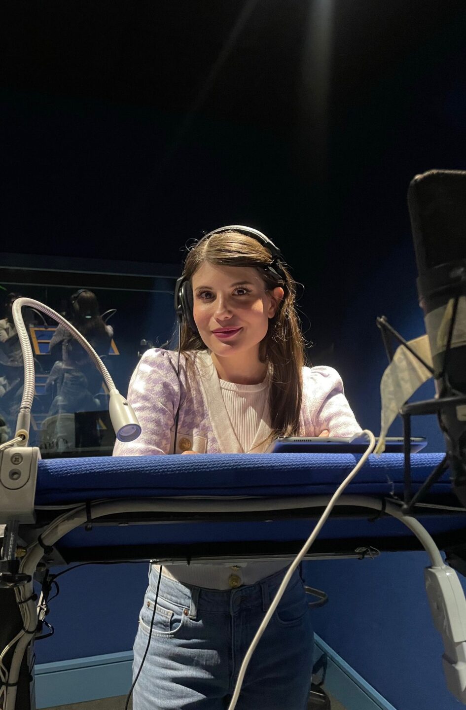 Federica Simonelli in sala di doppiaggio - Intervista di Notizianime - Voce di Detective Conan e Emily in Paris